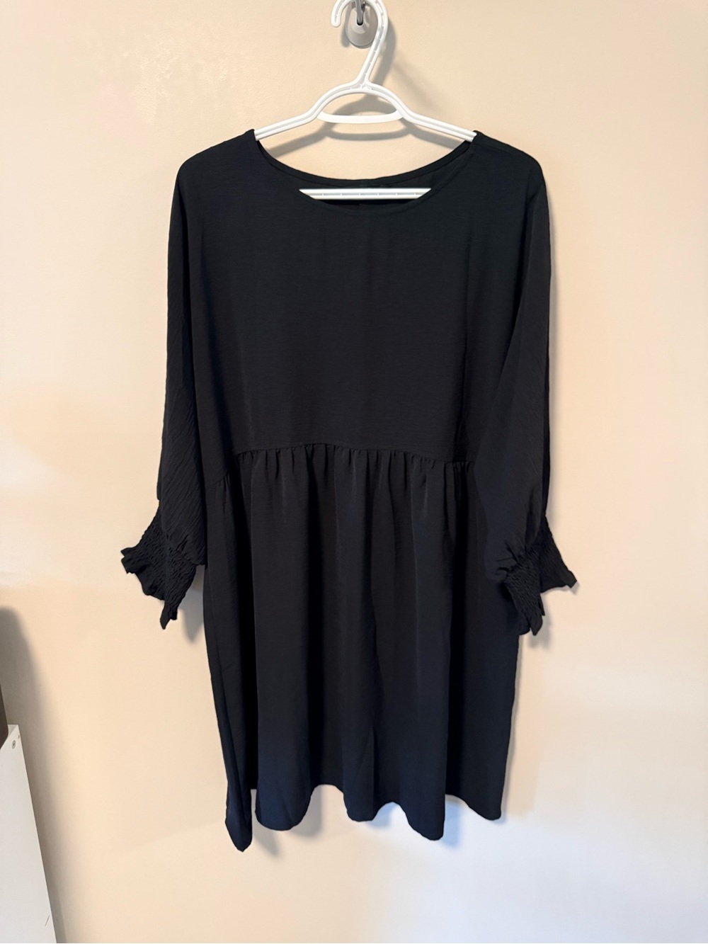 Black Women's Smocked-Sleeve Dress